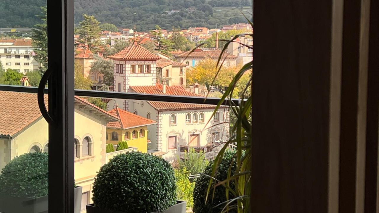 Atico De Diseno Con Terraza En El Centro De Olot Lejlighed Eksteriør billede